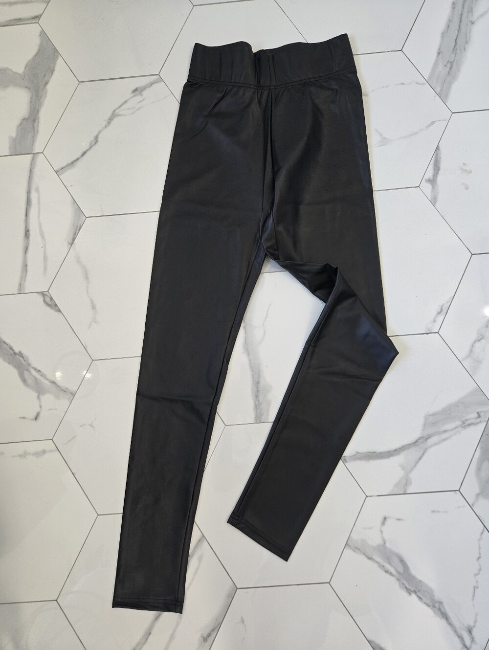 Suzy Shier Black Faux Leather Leggings